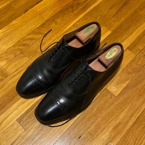 Allen Edmonds Black Oxford Byron. Size 9D. Quarter brogue.